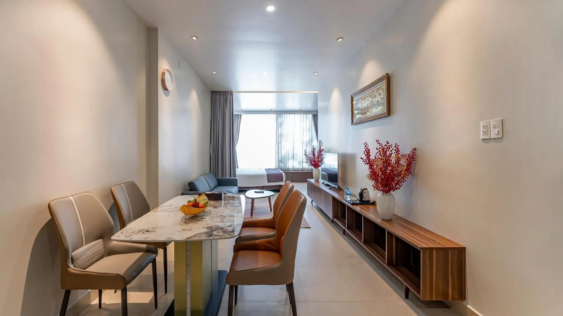 Thanh Long Hotel - Apartment location